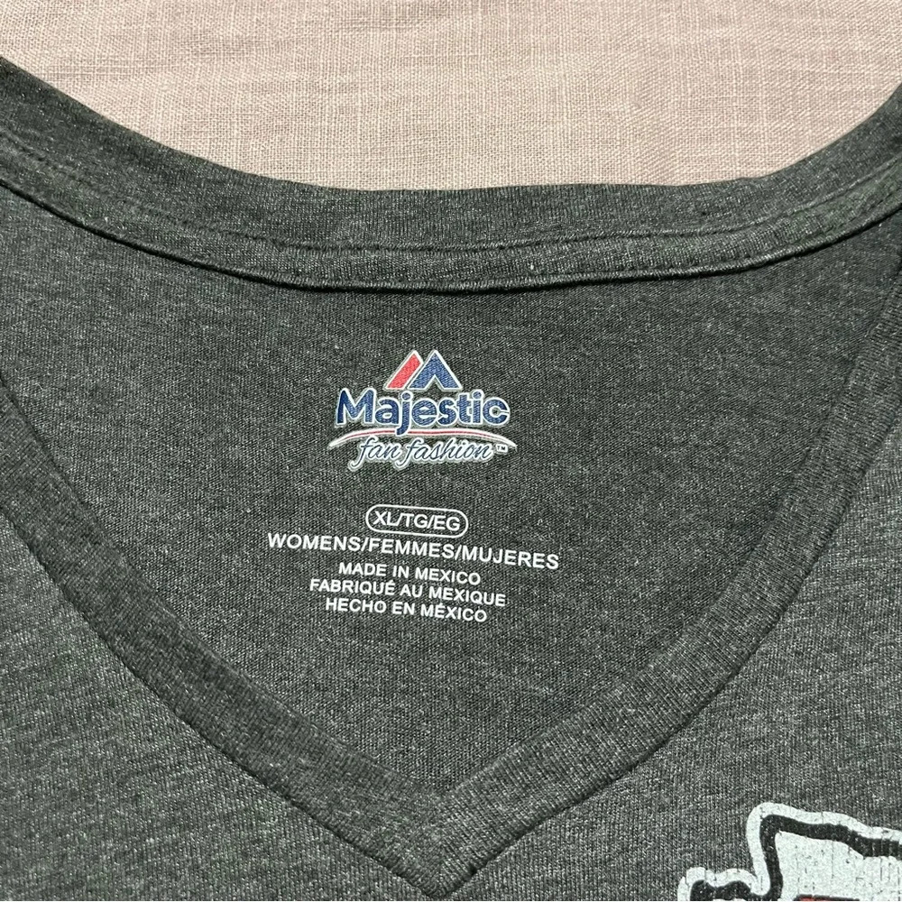 Kansas City Chiefs Women's V Neck T-Shirt Grey Size XL Majestic Football Kelce - Picture 5 of 6